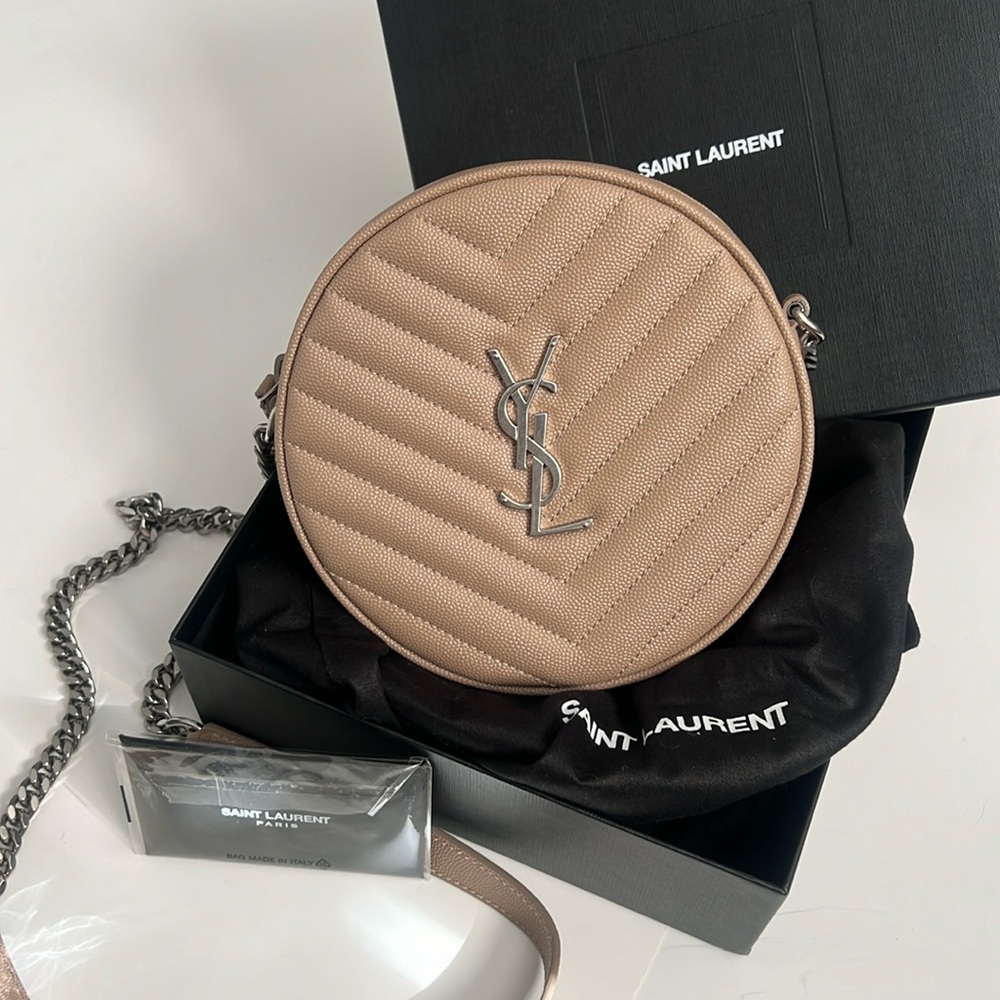 Stunning YSL Grain De Poudre Matelasse Chevron Quilted Round Vinyle Camera Bag
